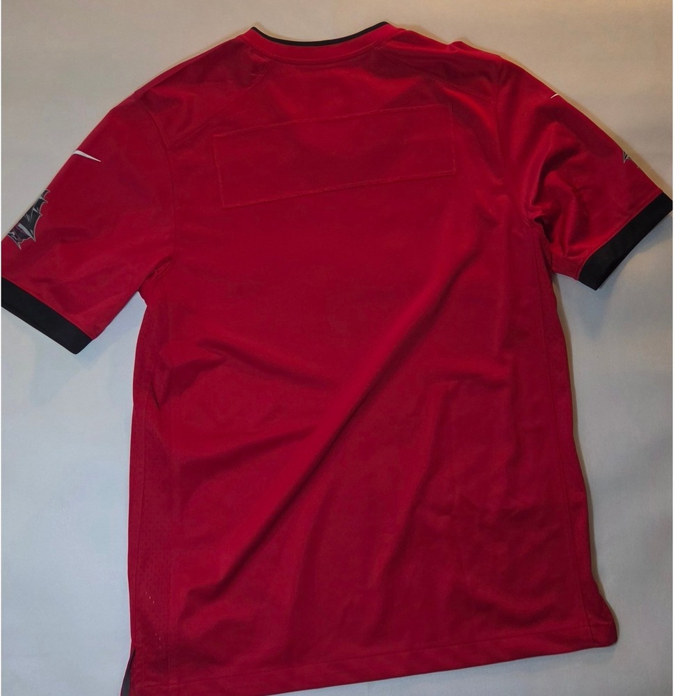 Nike Jersey Mens Medium Red Excellent Tampa Bay Buccaneers NFL Florida Graphic - Picture 5 of 8